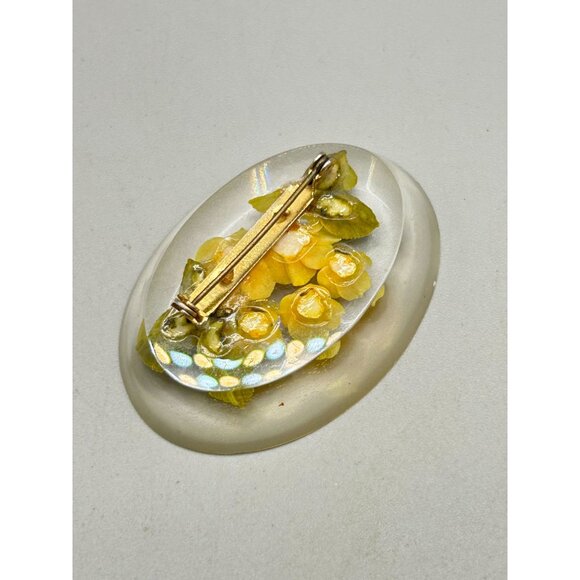Vintage Reverse Carved Lucite Brooch Pin Yellow & Green Flowers Roses - Picture 5 of 7
